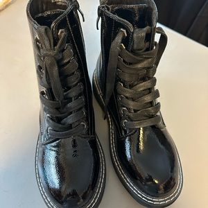 Dunes Cannon 7 Black lace-up zip combat boots worn once memory foam Patent Shine